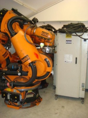 Large robot arm